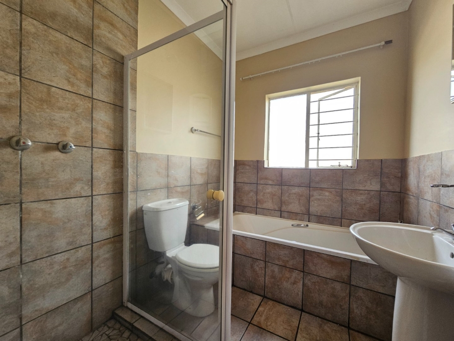 2 Bedroom Property for Sale in Vaalpark Free State
